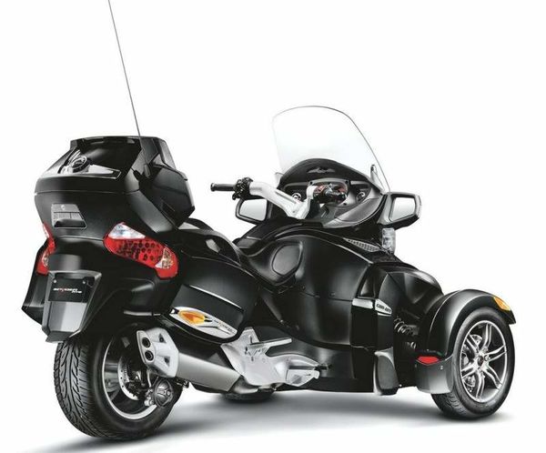 BRP Cam-Am Spyder RT Audio and Convenience Roadster