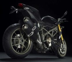 Ducati-Streetfighter-09--2.jpg