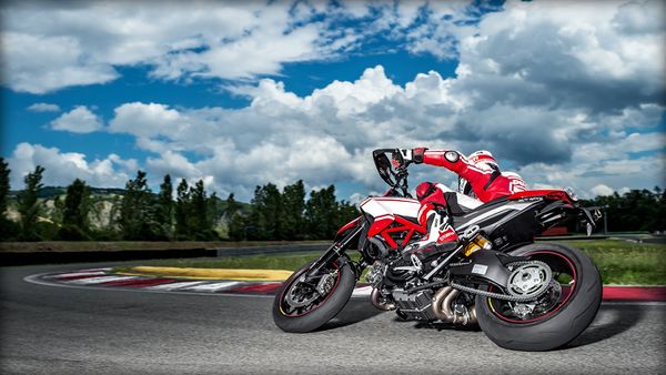2015 Ducati Hypermotard SP