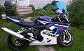 2005-Suzuki-GSX-R750-WhiteBlue-1.jpg