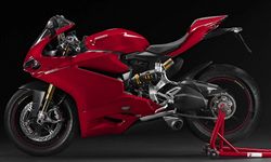 Ducati-1299S-Panigale-15--4.jpg