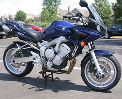 2005-Yamaha-FZ6-Blue-2.jpg
