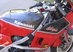 1987-Kawasaki-ZX600-A3-Red-3.jpg