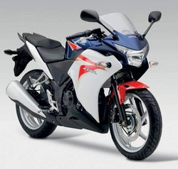 Honda-cbr250-2012-0.jpg