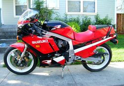 1988-Suzuki-GSXR-1100-Red-Black-3029-2.jpg