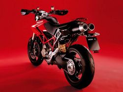 Ducati-hypermotard-1100-2010-2010-2 Mtv3RIw.jpg