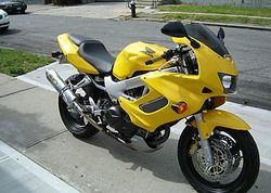 2000-Honda-vtr1000f-Yellow1-0.jpg