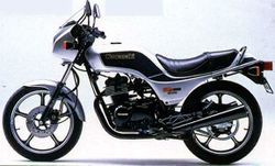 Kawasaki-GPZ250-84.jpg