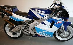 1991-Suzuki-RGV250SP-WhiteBlue-0.jpg