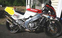 1992-Suzuki-RGV250-White-6.jpg