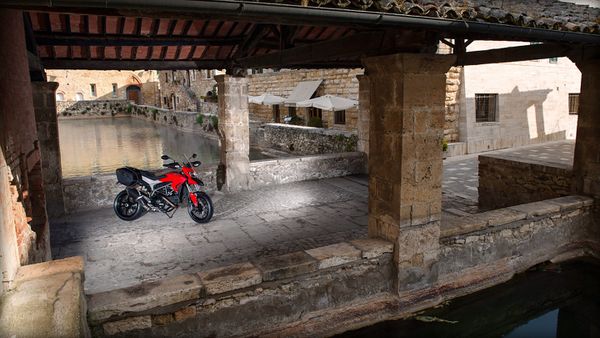 2015 Ducati Hyperstrada
