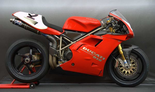 Racing Bikes Ducati 916 SBK
