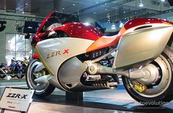 Kawasaki-zzr-x-2003-0.jpg