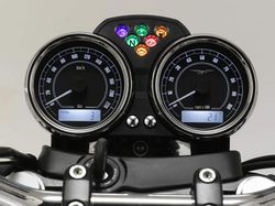 Moto-Guzzi-V7-Classic-10.jpg