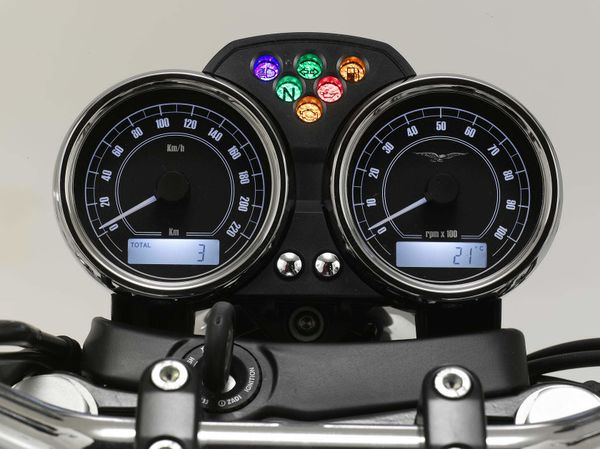 Moto Guzzi V7750