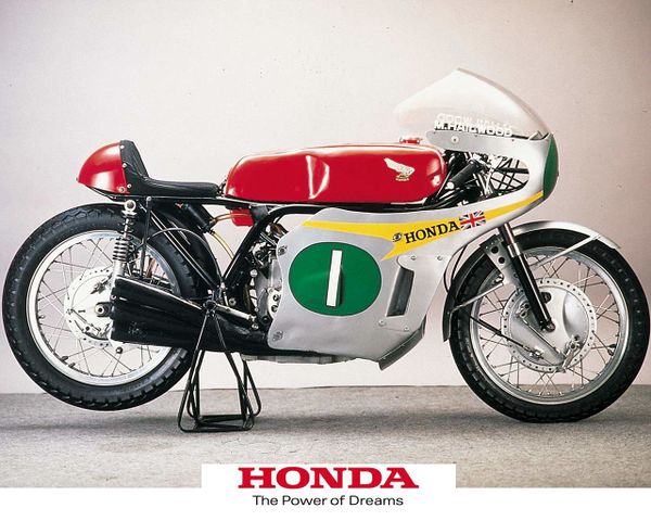 Racing Bikes Honda RC166 250 Six cylinder