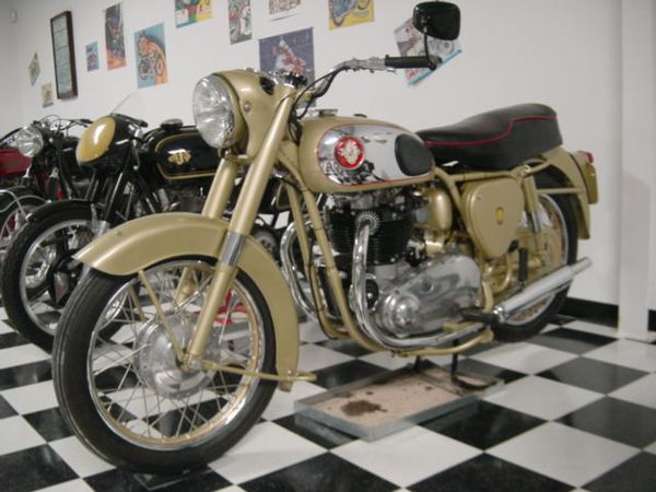 1949 - 1961 BSA A 10 Golden Flash