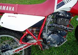 1986-Yamaha-XT350-WhiteRed-3.jpg