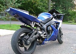 2002-Yamaha-YZF-R1-Blue-3.jpg