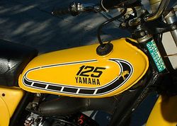 1976-Yamaha-YZ125-Yellow-8.jpg