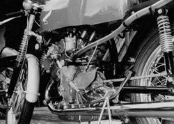 1960-Honda-RC143---left-side.jpg