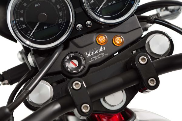 2015 Moto Guzzi V7 II STORNELLO