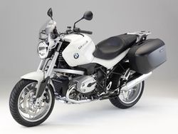 BMW-R-1200R-Touring-Special.jpg