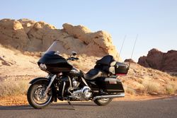 Harley-davidson-road-glide-ultra-3-2011-2011-4.jpg