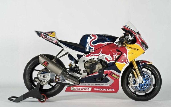 Racing Bikes Honda CBR 1000RR-SP2 SBK Red Bull Team