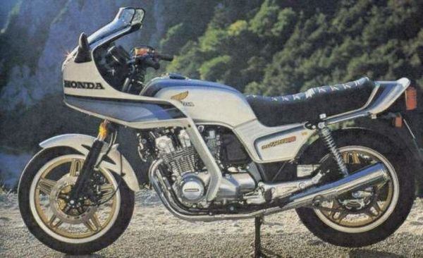 Honda CB750F Integra