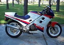 1986-Honda-VFR700F-White-545-0.jpg