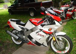 1992-Yamaha-FZR600-White-8897-6.jpg