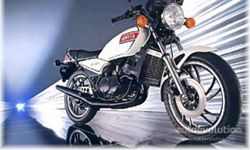 Yamaha-rz250-1980-1988-1.jpg