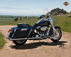 Harley-davidson-road-king-3-2013-2013-0.jpg