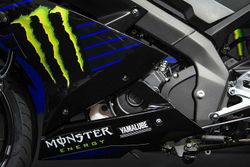 Yamaha-YZF-R125-MotoGP-09.jpg