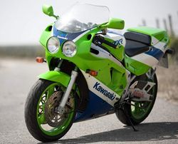 Kawasaki-ZXR750H2.jpg