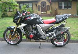 2003-Kawasaki-ZR1000-A1-Black-3.jpg