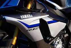 Yamaha-YZF-R1M-15--7.jpg