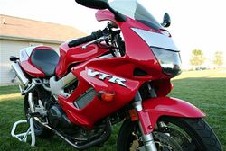 1998-Honda-VTR1000F-Red-2.jpg