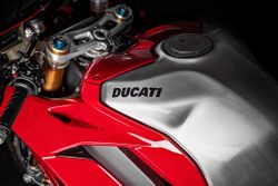 Ducati-Panigale-V4-R-06.jpg