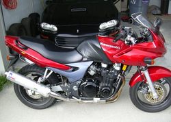 2001-Kawasaki-ZR750-H1-Red123-2.jpg