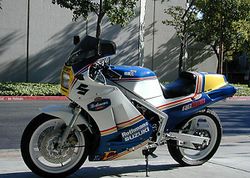 1986-Suzuki-RG500-BlueWhite-1.jpg