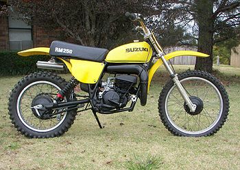1976-Suzuki-RM250A-Yellow-7296-0.jpg