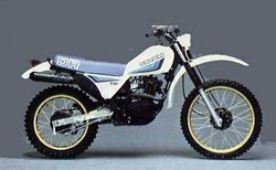 Suzuki-dr125-1982-1989-1.jpg