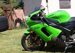 2005-Kawasaki-ZX636-C1-Green-3.jpg