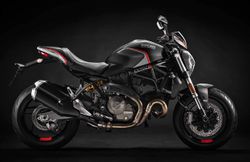 Ducati-Monster-821-Stealth-02.jpg