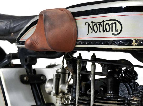 Racing Bikes Norton 500 Model 18