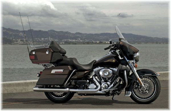 Harley-Davidson FLHTK Electra Glide Ultra Limited 110th Anniversary