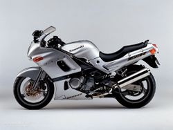 Kawasaki-zzr600-1993-2004-2.jpg