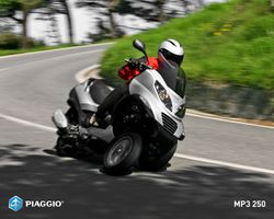 Piaggio-mp3250-2011-2011-1.jpg